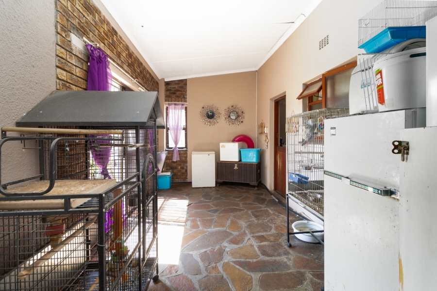 4 Bedroom Property for Sale in Avondale Western Cape